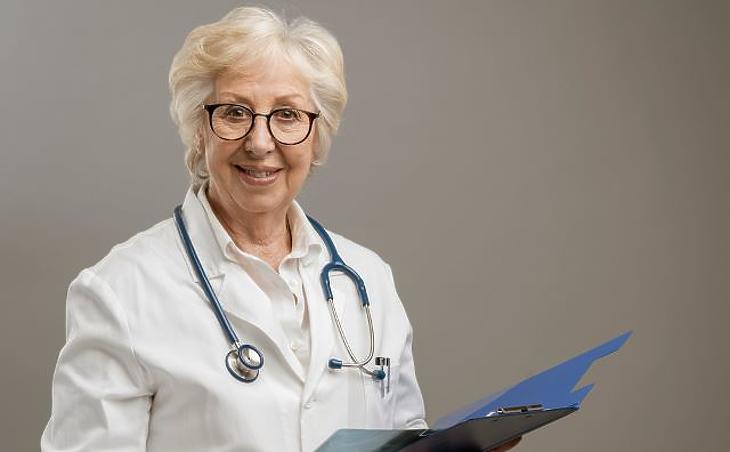 Hiába veszélyeztetettek, óriási a szükség az idősebb háziorvosokra