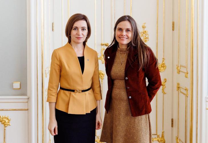 Női vezetők találkoznak: Maia Sandu, Moldova elnöke és Katrín Jakobsdóttir, Izland miniszterelnöke. Fotó: Twitter/@SanduMaiaMD