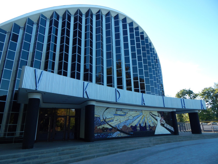 A harkivi mozi- és koncertterem mára kicsit megrongálódott, de a The Guardian akkor is beválasztotta az idei rangsorába az ukrán építészeti remekműveket