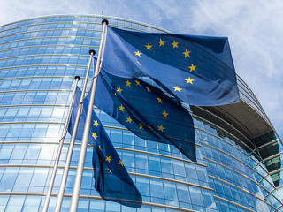 Uniós szankciók: új szabályokat fogadott el a jogsértések ellen az Európai Parlament 