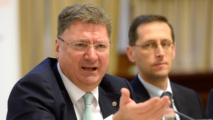 Még a végén kiderül, hogy tulajdonképpen jól járnak a kisadózó vállalkozások