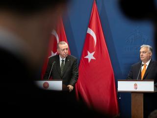 Erdogan aláírt, most már végleg Magyarországon pattog a labda