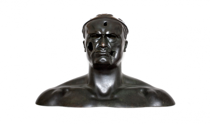 Az Arte e fascismo című kiállításon láttuk ezt a majdnem egy méter széles Mussolini-mellszobrot