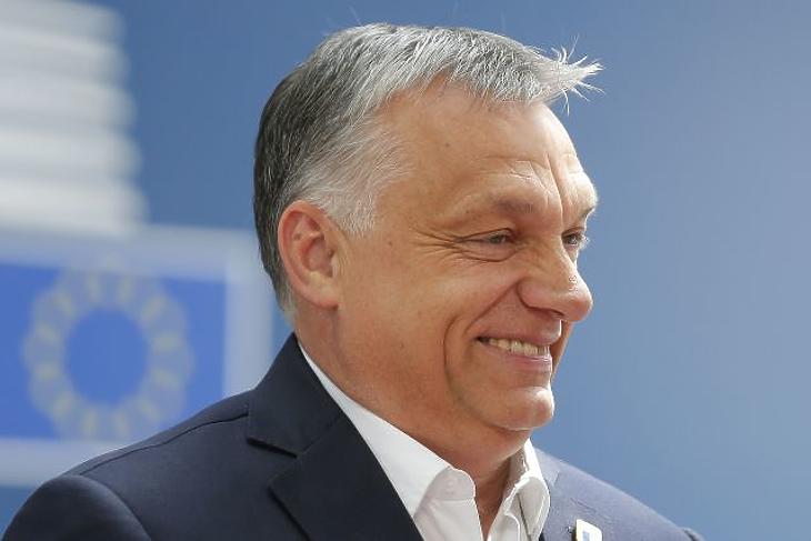 Megint Orbán Viktor nevet a végén? Mégis megtűrnék a Néppártban a Fideszt
