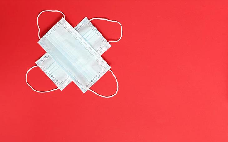 Feljelentették a szerb kormányfőt és egészségügyi minisztert