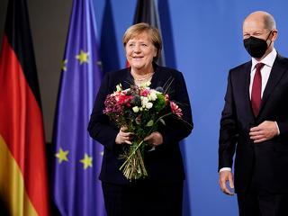 A nap képe: emlékezetes búcsút vett Angela Merkel