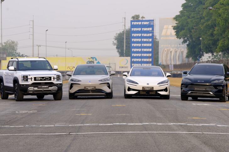 Cstasorba állnak a BYD modellek