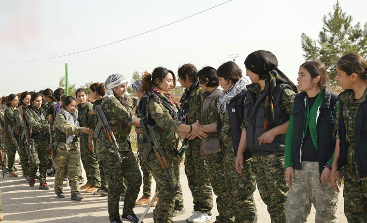 A kurd YPG a nőkre is számíthat