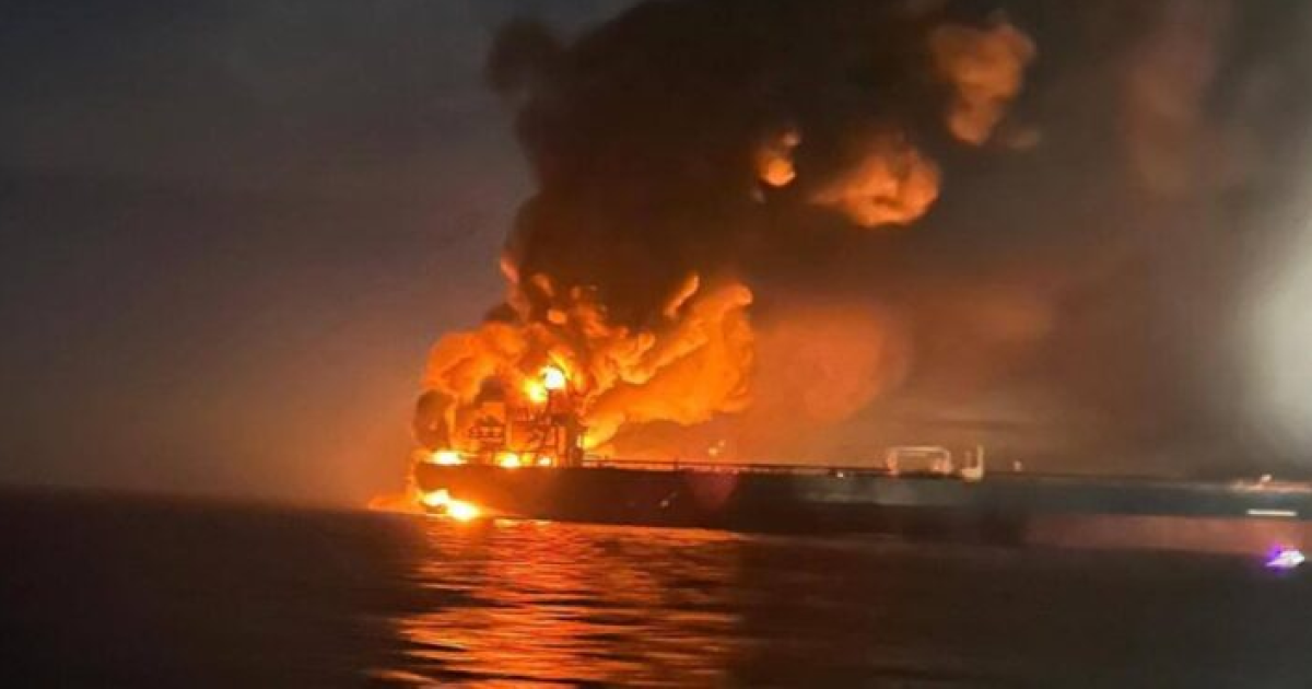 A tűzzel játszik a vízen Ukrajna – égnek az orosz árnyékflotta hajói