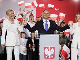 Hajszállal, de Andrzej Duda nyerte a lengyel elnökválasztást