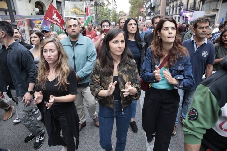 Ione Belarra (középen) egy palesztin párti tüntetésen Madridban 2023. október 15-én. Fotó: Twitter/Ione Belarra 