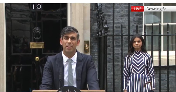 Rishi Sunak brit miniszterelnök épp lemond