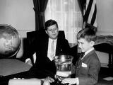 Mindent elárul Trump a Kennedy-gyilkosságokról