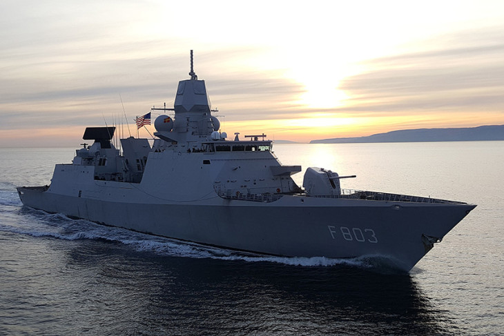 A holland haditengerészet Tromp nevű fregattja egy korábbi képen. Jelenleg már a Balti-tengeren védi a NATO-tagországok kritikus infrastruktúráját