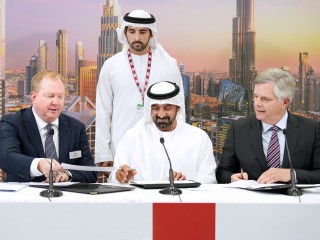 Az Emirates a Dubai Airshow-n bejelentette, hogy 90 darab újgenerációs Boeing 777-8 és 777-9 típusú repülőgépre és 202 darab GE9X sugárhajtóműre adott megrendelést az amerikai gyártónak. 2023. november 13. Fotó: Emirates 