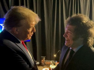 Donald Trump és Javier Milei Marylandben a CPAC-on 2024. február 24-én. Fotó: Argentin elnöki hivatal/Buenos Aires Times   