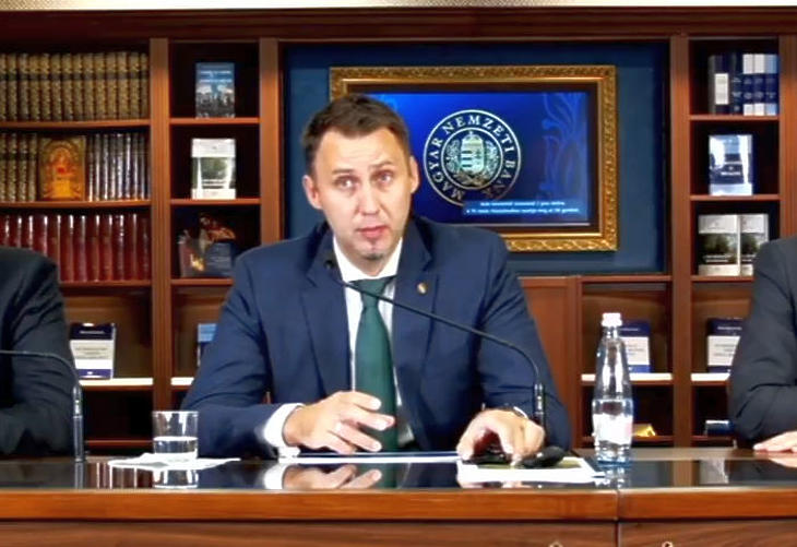 Virág Barnabás, a Magyar Nemzeti Bank alelnöke két új programot jelentett be (Forrás: Youtube)