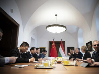 Pintér Sándornak is át kéne gondolnia, ami Dél-Koreában történt