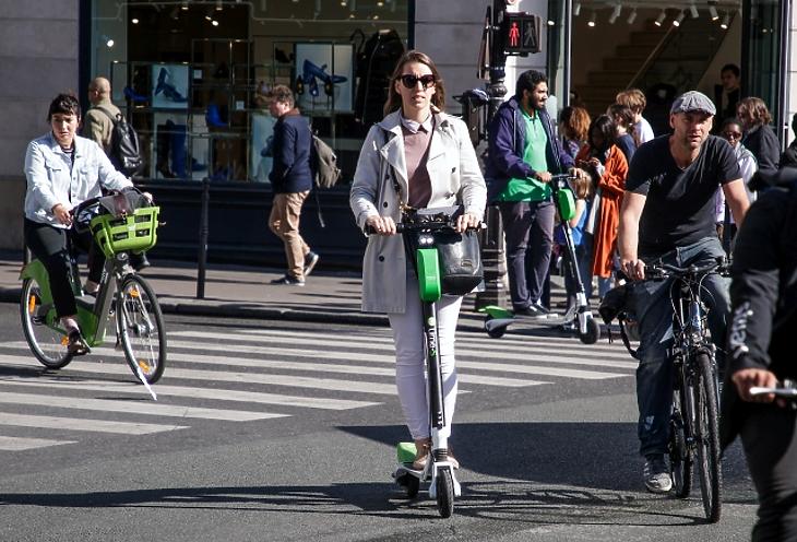 Hamarosan mind rollerrel közlekedünk majd? Egy óriás lép a piacra