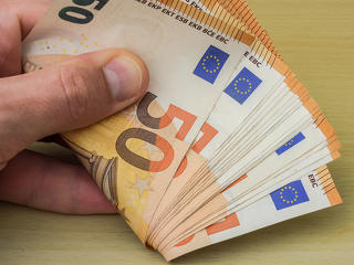 Ez beütött! Ne akarjon a hét végén eurót venni!