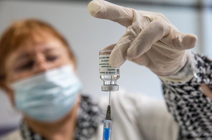 Ismét 200 fölött a napi korona-áldozatok száma