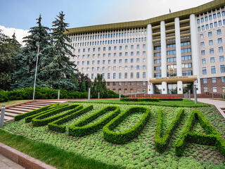 Moldova egy újabb oroszbarát pártot tiltott el a vasárnapi parlamenti választásokon való részvételtől