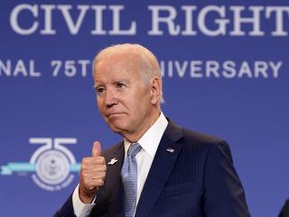 Joe Biden a diákhitelek enyhítésével udvarol választóinak - vajon mi történt nálunk Magyar Péter idején?