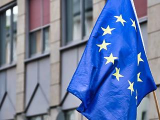 Konokul kitart a kormány az EU-vétó mellett