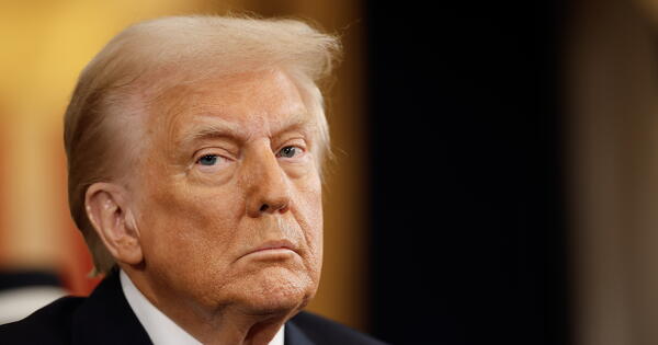 Bosszút állt Donald Trump a szívószálakon és elődjén, Joe Bidenen