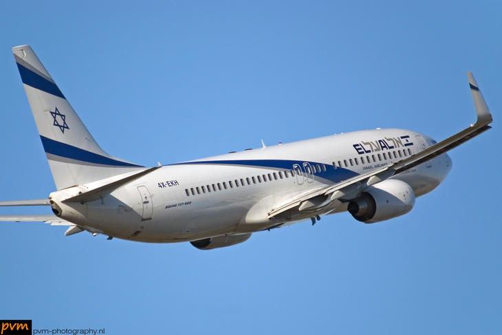 Az El-Al egy Boeing-737-ese a levegőben. Fotó: Wikimedia