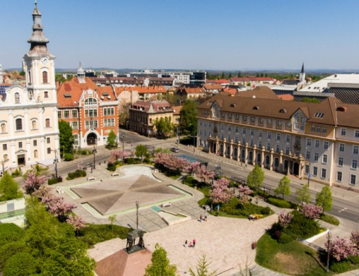 A Hősök tere Miskolc belvárosában