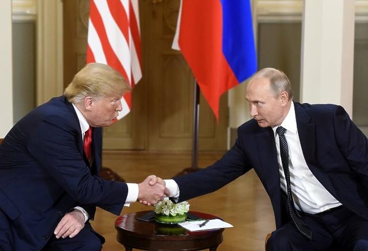Keményet twittelt Trump a csúcs előtt, az oroszok lájkolták