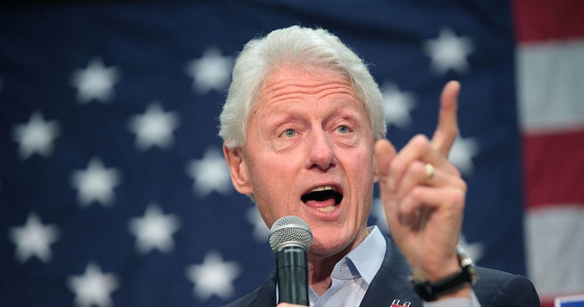 Bill és Hillary Clinton egy szót sem szólt az Eptstein-ügyi kongresszusi vizsgálatban