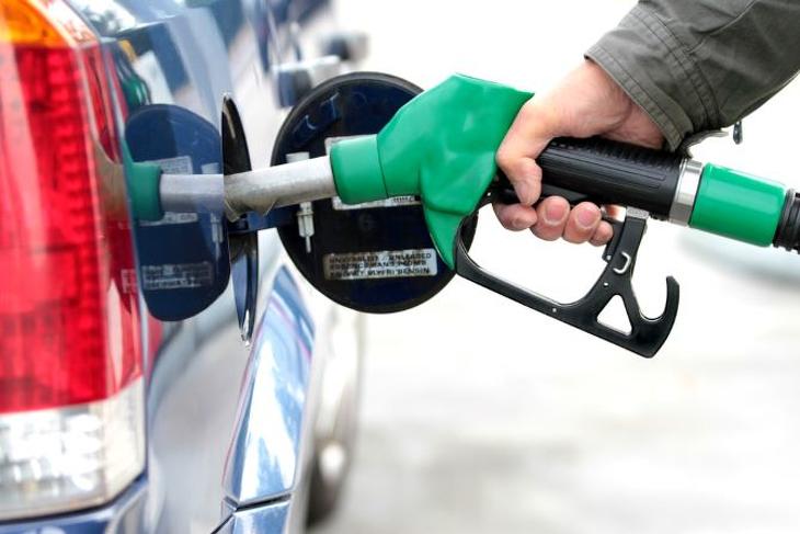 Tűrhetetlennek tartják a független benzinkutasok a kormány lépéseit. Fotó: depositphotos.com