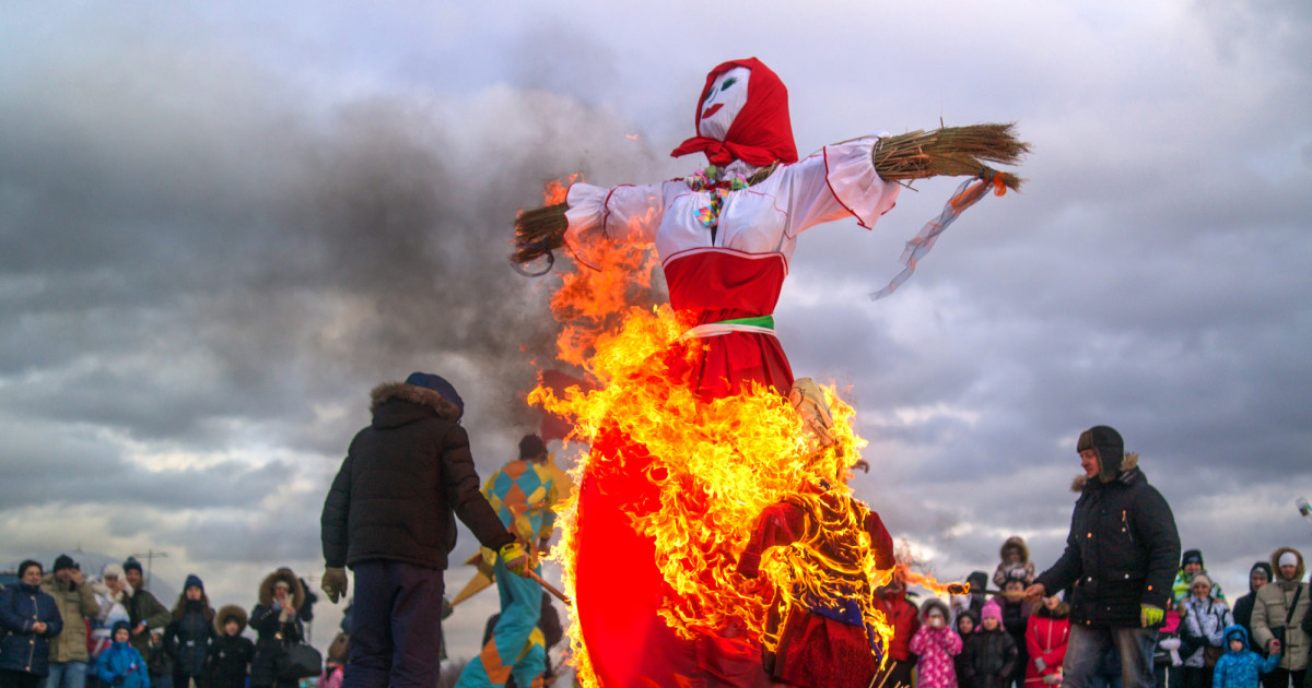 Bábuégetés és blini kaviárral – maszlenyicán Oroszországban