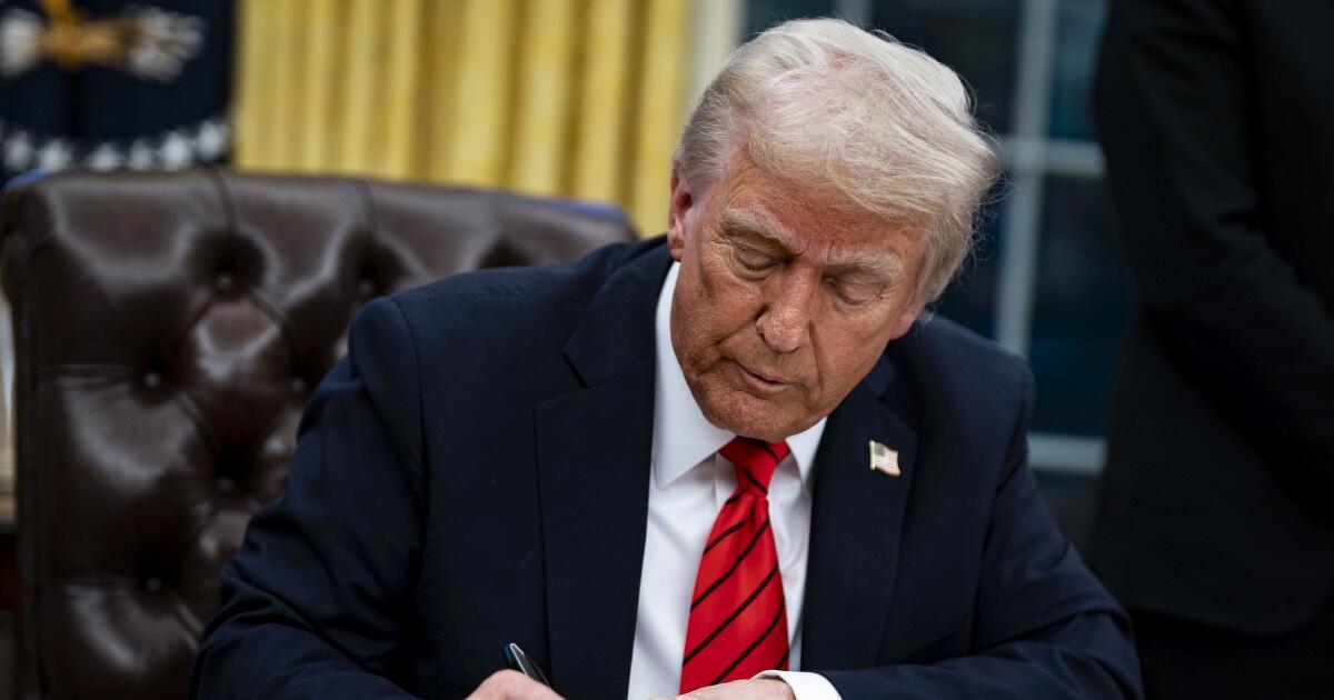 Mi lesz ebből? Trump tollat ragad