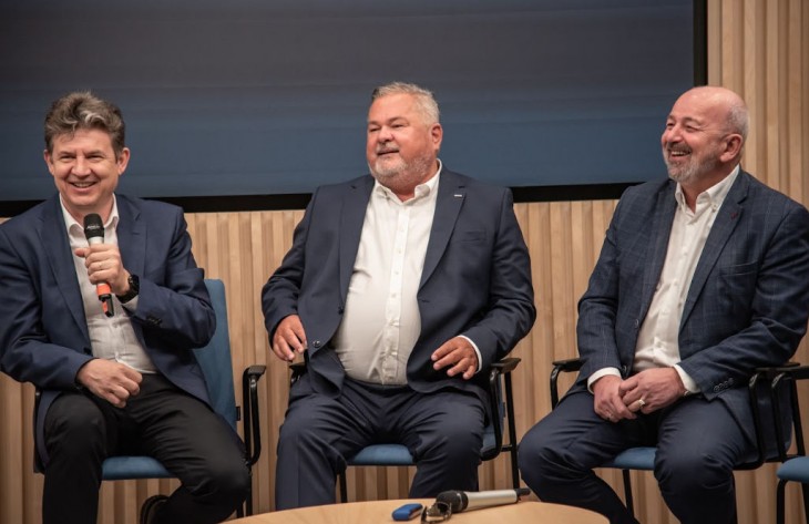 Aszódi Attila, Kiss Csaba és Holoda Attila a Klasszis Média Lapcsoport Energetikai konferenciáján.