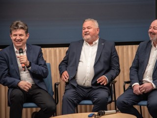 Aszódi Attila, Kiss Csaba és Holoda Attila a Klasszis Média Lapcsoport Energetikai konferenciáján.