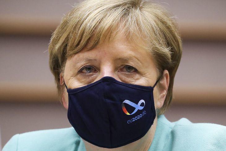 Merkel a mentőcsomagról: az álláspontok távol állnak egymástól