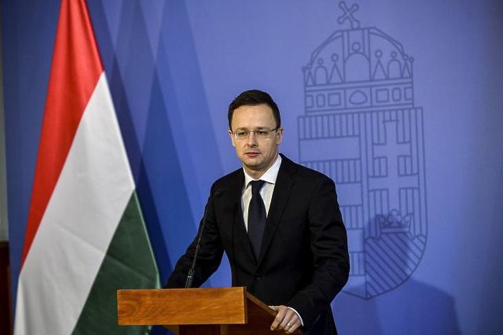 Szijjártó Péter: az orosz elnökkel találkozik Orbán Viktor, Merkellel és Trumppal nem