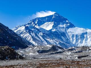Gőzerővel zajlik a mentés a Mount Everesten