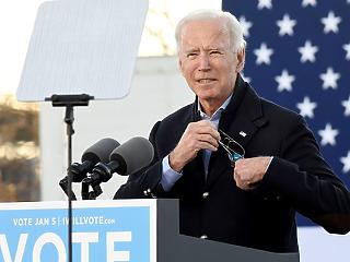 Lőporos hordón ül Biden – nehéz évek várnak Amerikára