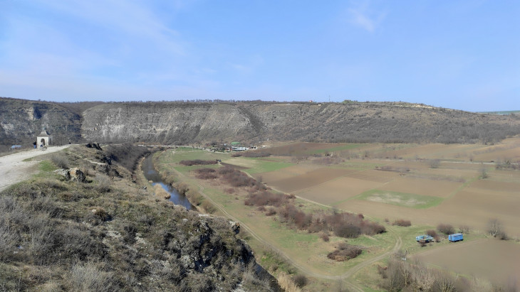  Panoráma Orheiul Vechi barlangtemplománál