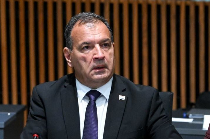 Vili Berost túlárazott beszeerzésekkel vádolják