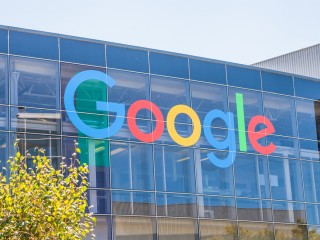 Enged a Google az uniós hatóságok nyomására