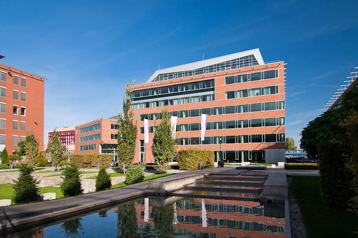 Feltételezett világháborús bomba miatt ma lezárások lesznek az Infoparknál