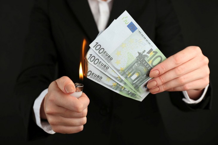 Rengeteg pénz égett el a gázháborúban. Fotó: Depositphotos