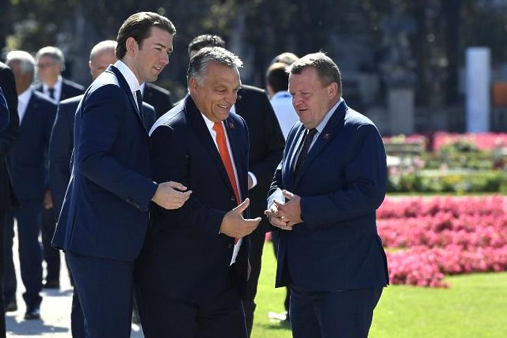 Van olyan európai város, ahol Orbán Viktor mellett tüntetnek