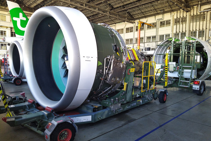 Egy PW-1100G szétszedett állapotban. Nem egyszerű a javítás