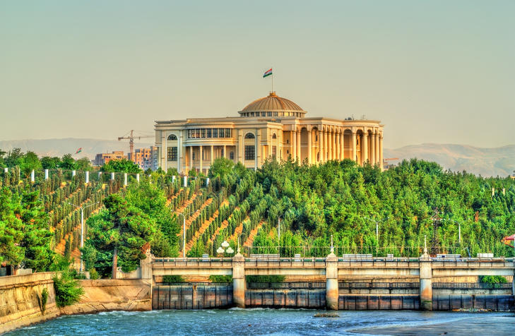 Tádzsikisztán fővárosa, Dusanbe. A Varzob folyó partján áll az elnöki palota. Fotó: Depositphotos  